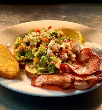 Smashed_Avocado_with_Bacon